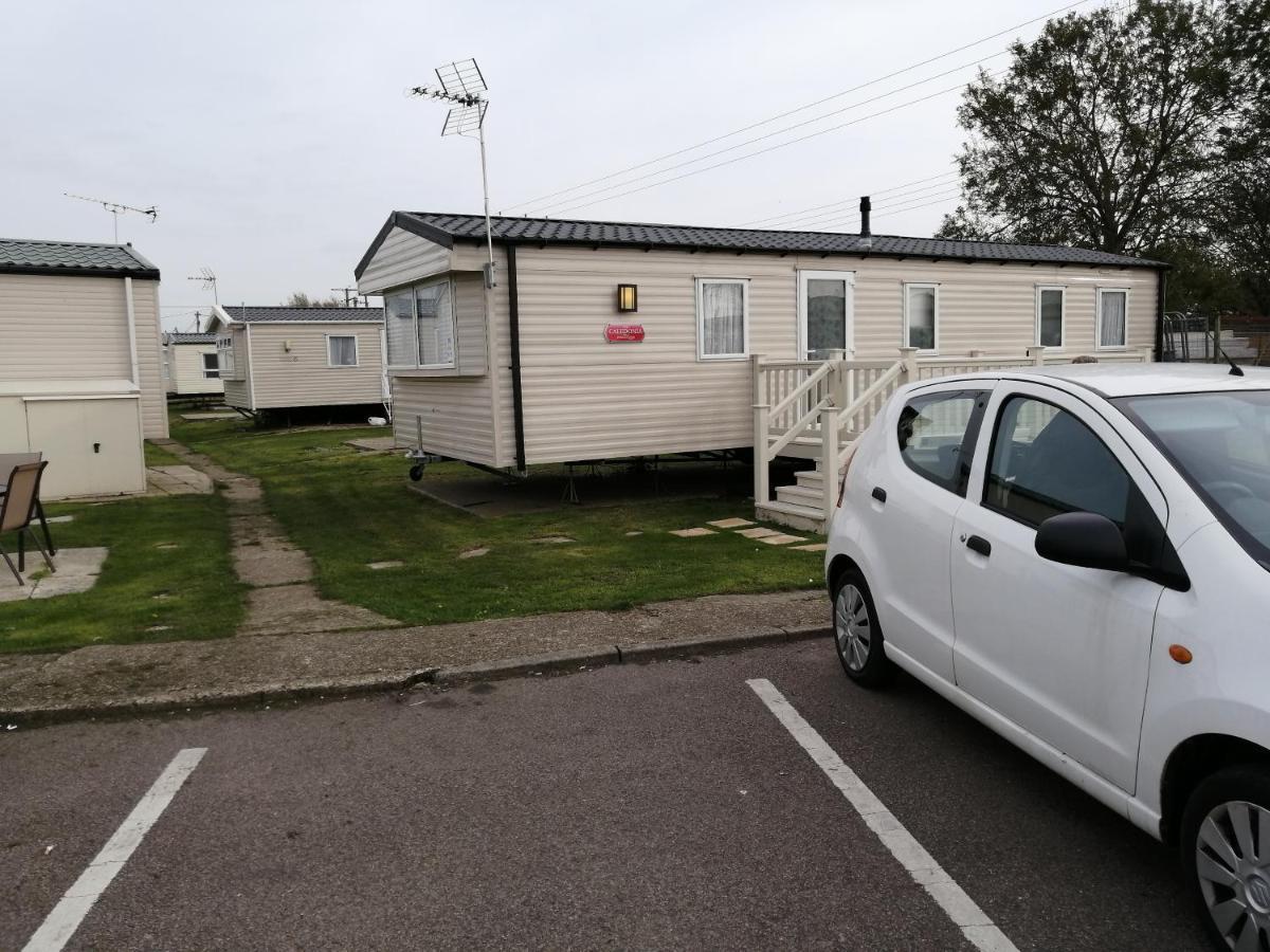 Готель 617 Seawick Jaywick Sands Екстер'єр фото